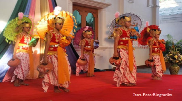 Akarpadinews Kasih Sayang Ibu Dalam Tari Bondan Surakarta